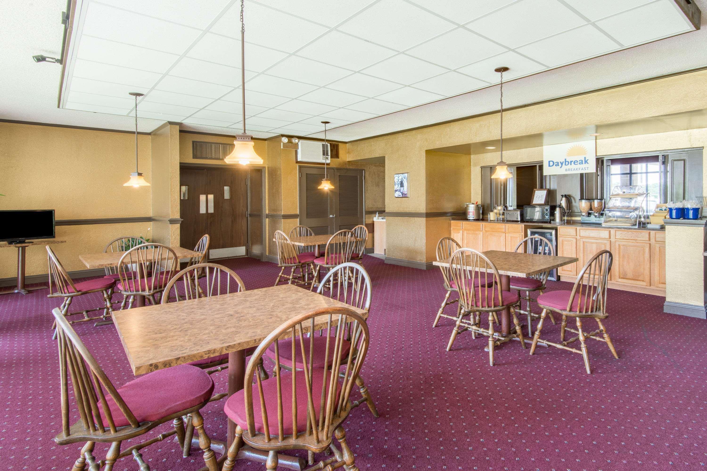 Days Inn By Wyndham Clanton Al Esterno foto