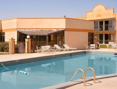 Days Inn By Wyndham Clanton Al Esterno foto